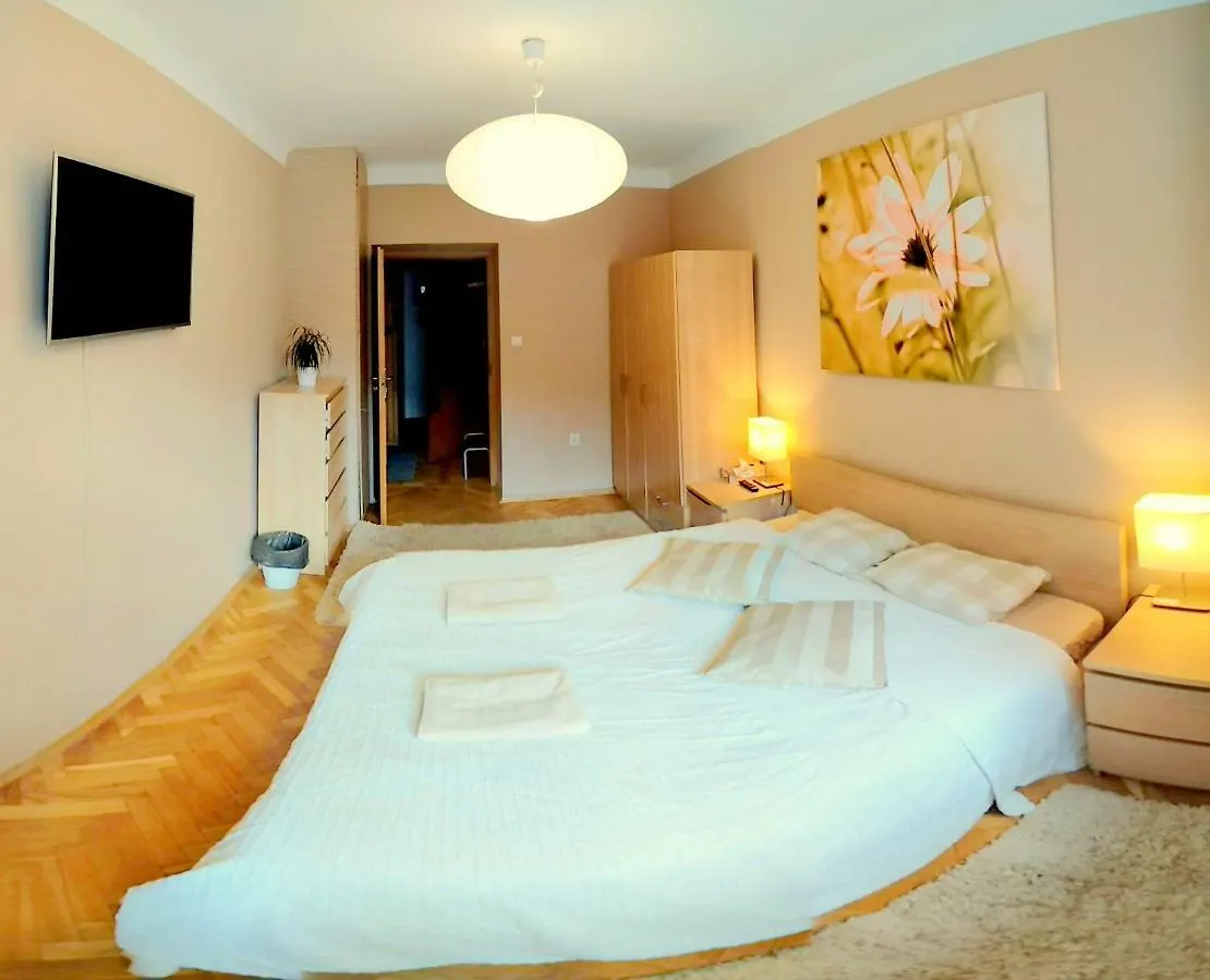Studio Zelazna - Apartment Near Old Town Warsaw 0*,