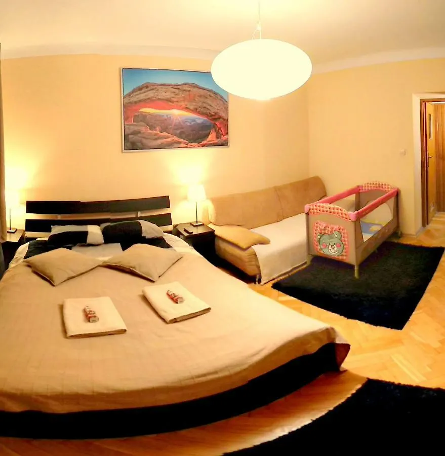 Studio Zelazna - Apartment Near Old Town Warsaw