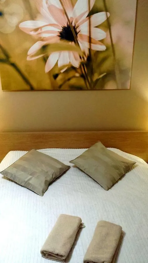 Studio Zelazna - Apartment Near Old Town Warsaw